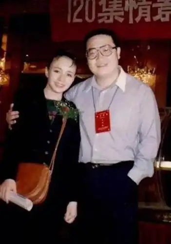 英达与宋丹丹是什么关系?英达现任妻子是谁?梁欢背景揭秘