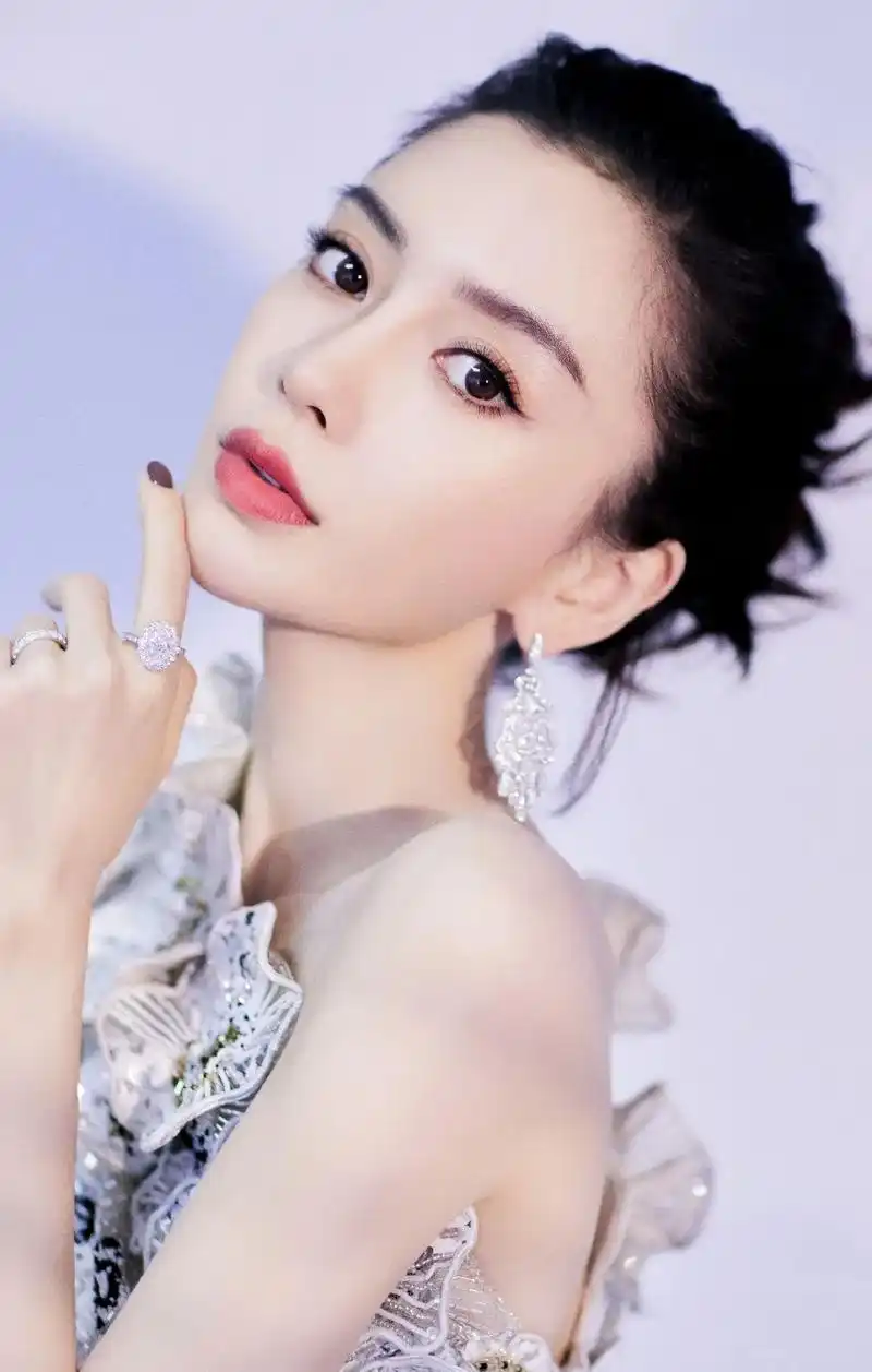 yang颖高清美图#好看的小姐姐 #大长腿#杨颖  - 抖音