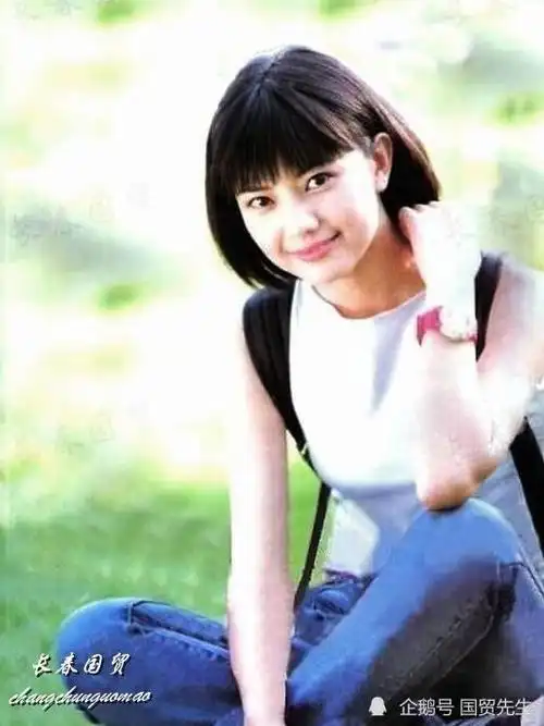 高圆圆20岁青涩旧照曝光神颜完全没变被赞纯天然美女