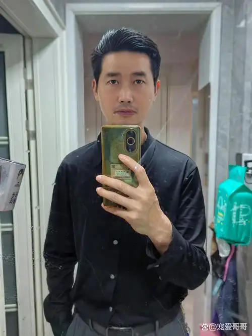 中年大叔的标准大背头.