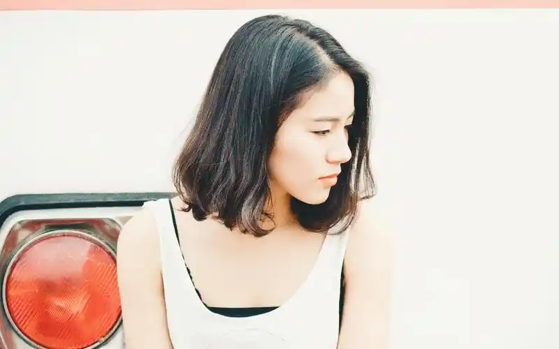 高清壁纸,美女壁纸,清新气质短发美女图集