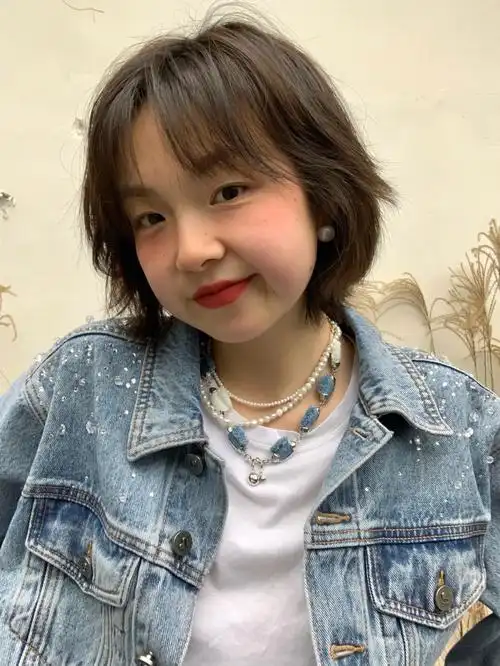 日系短发圆脸妹妹支棱起来