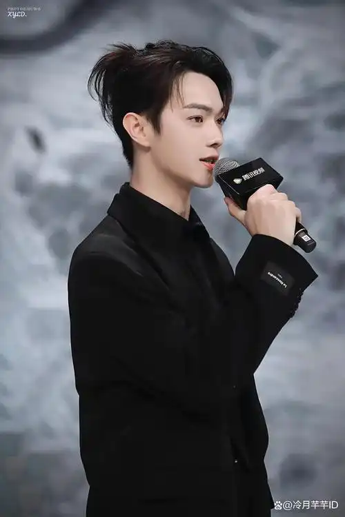 许凯小揪揪造型图集来了!