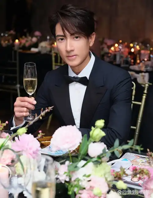 钟汉良,刘恺威,吴尊 你们是不老男神,帅到了大家的心巴上 不敢想象