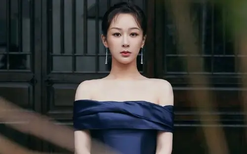 杨紫性感蓝色露肩裙图片-美女壁纸-高清美女图片-第6图-娟娟壁纸