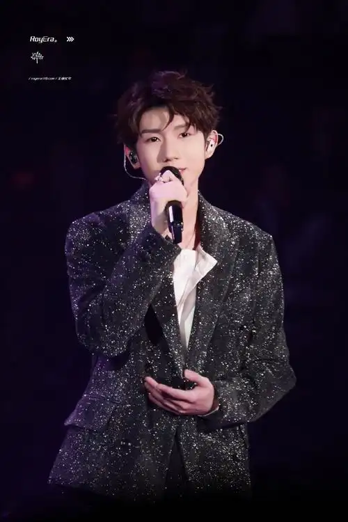 王源2024龙行绛气#20231231 江苏卫视跨年演唱会在2023年的最后一天又