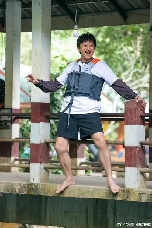 邓超又偷偷放自己帅照##邓超跳舞是统治区跳水是盲区