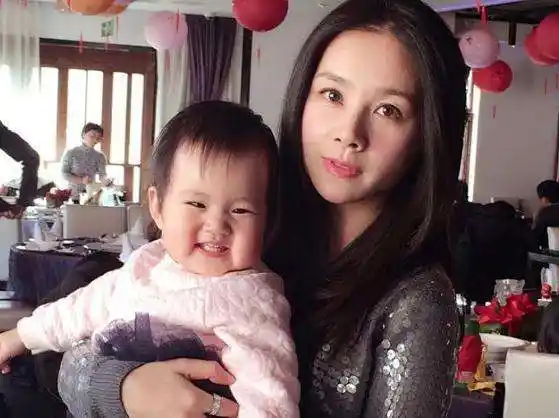 隐瞒17年陈坤妻子曝光网友难怪和赵薇22年擦不出爱火