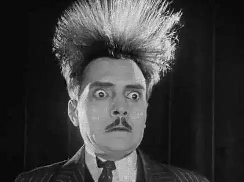 乖乖听话仿佛刚从爆炸现场走出来而且超级容易翘头发就会炸出一朵大花