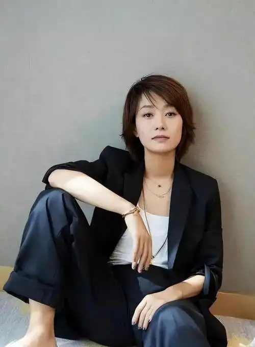 河东河西三十年,如今中年女演员崛起的时机已经到来