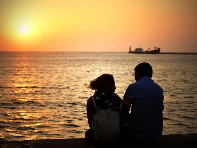 科伦坡海边,美丽,温馨和浪漫的背影,谈恋爱的好地方