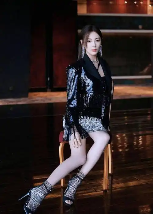 张雨绮:我穿时尚是不是具有时尚的气质,高贵的气质,典雅的气质_作品