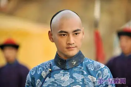 袁弘在年轻演员中出类拔萃,什么样的角色他都能诠释的很好,无论是