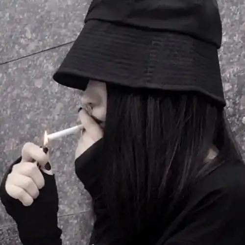 有点丧的女生头像