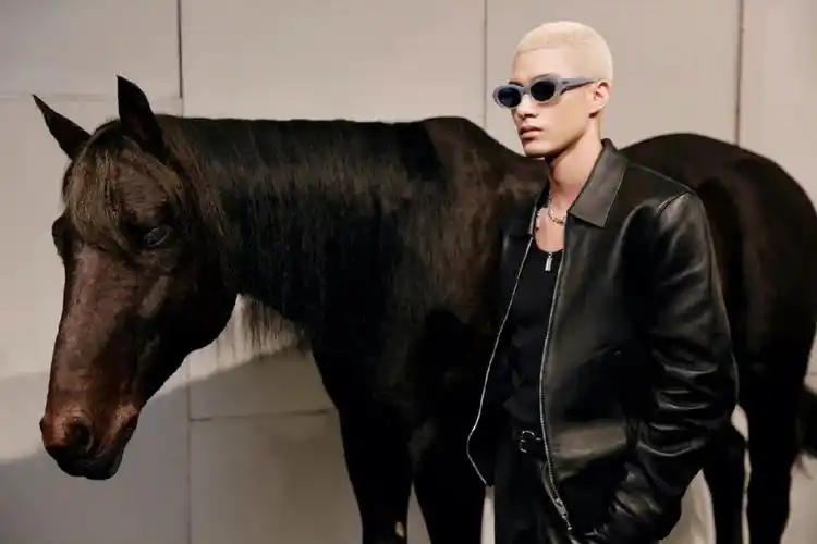 米卡weib#米卡    #into1米卡    #创造营2021米卡    #男模   #寸头