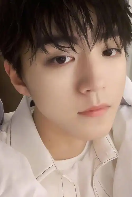 论拍摄角度有多重要来看王俊凯360无死角自拍