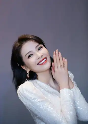 2020年11月10日,上海,刘涛2020天猫双11狂欢夜晚会造型写真曝光.