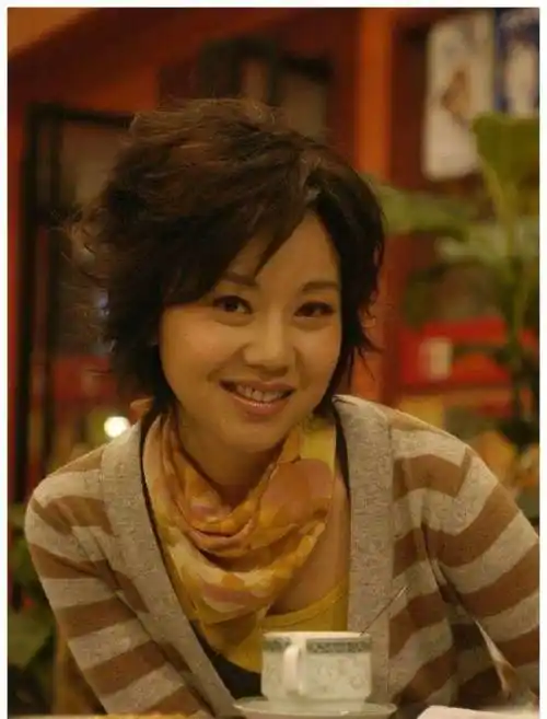 闫妮的个人资料简介是 前夫净身出户,52岁至今单身,三段"姐弟恋"始终