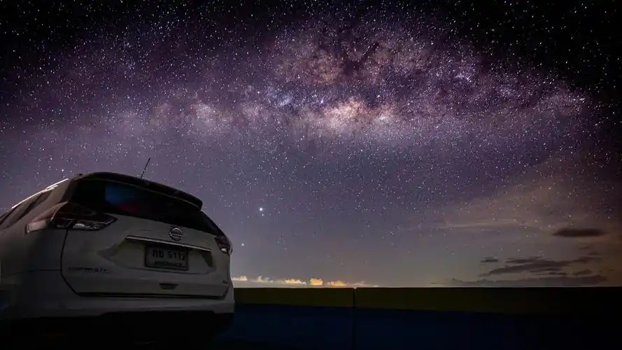 精美唯美的星空夜景高清图片背景图,非常适合做背景图或者桌面壁纸哦