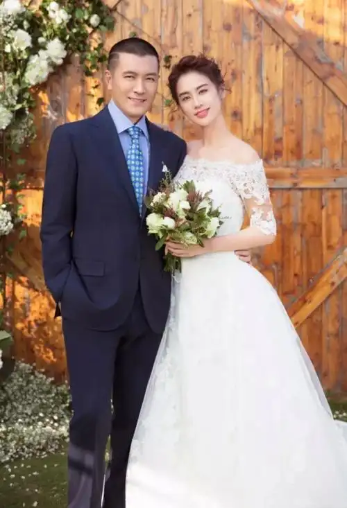 黄圣依的隐忍人生,和她背后深爱的一个重要男人