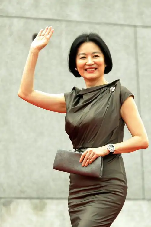 p>林青霞 i>(brigitte lin) /i>,1954年11月3日出生于中国台湾新北市