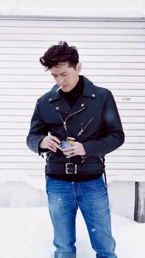 周润发的点烟陈冠希的叼烟盘点那些抽烟帅气的男星们