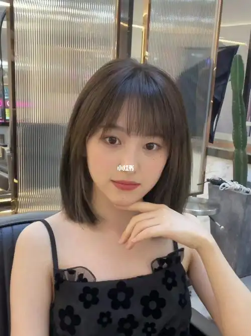 脸大脸圆剪什么发型好63初秋氛围感短发