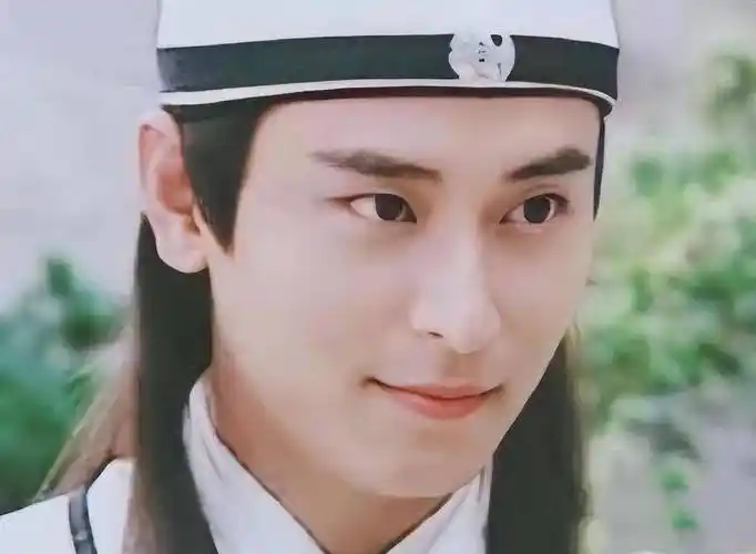 细数何润东多年角色,明明是帅哥演主角总能被超越,现成古装丑男