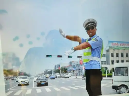 《交警叔叔好》