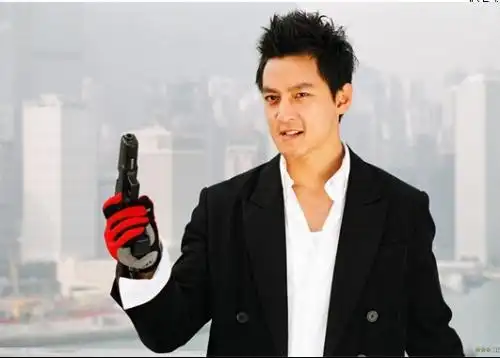 发型《新警察故事》中的吴彦祖留的发型叫么名啊?