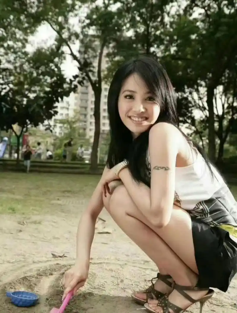 早期蔡依林的每张图片也都是美的可以当头像的程度 67[大笑][大笑]