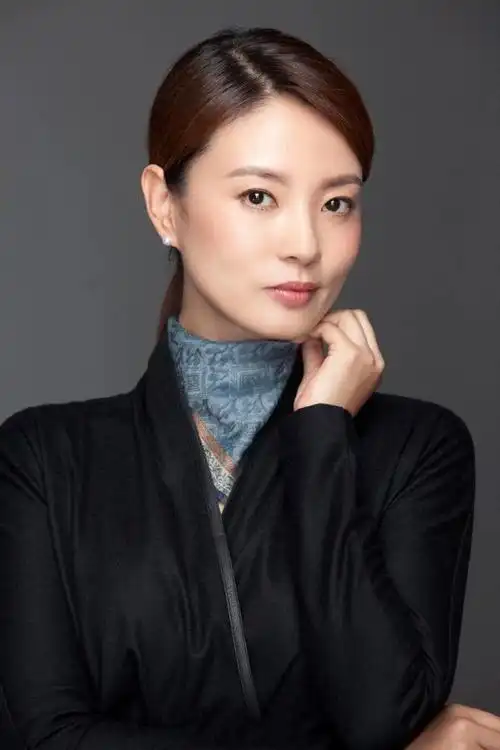 央视主持人刘芳菲近照曝光,衣着朴素端庄秀丽,低调热心公益