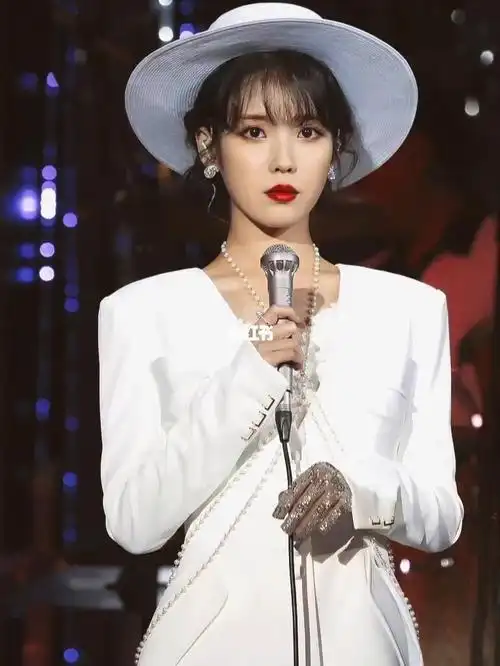 iu壁纸白色礼服太惊艳辣