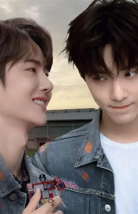 的合照,每一张都非常有魅力,让人目不转睛|肖战|王一博|两人_新浪新闻