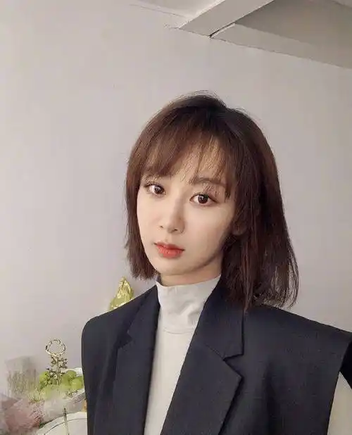 女生短发也优雅!