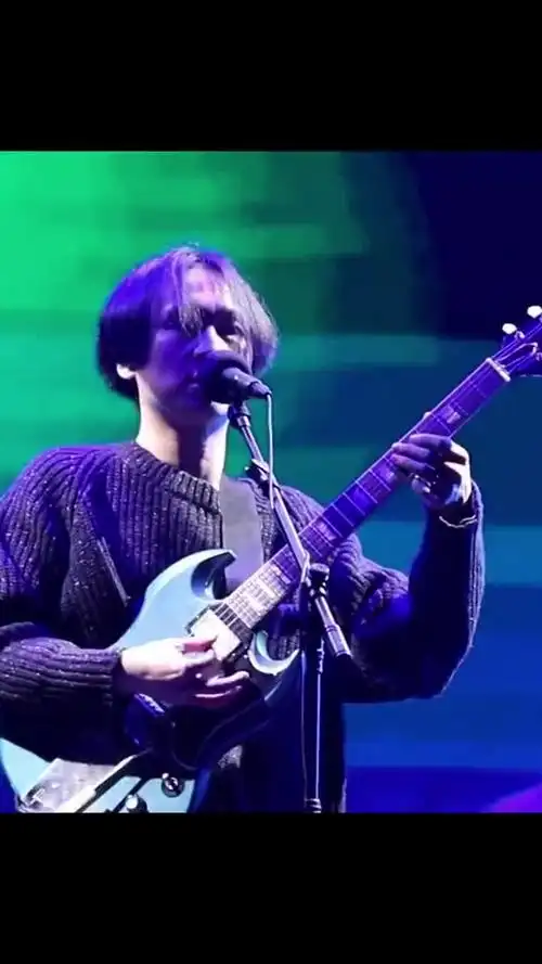 漏出点破绽吧让我知道你也在想我郭顶凄美地livehouse