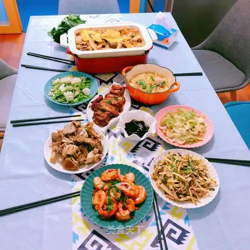 家里很少有客来吃饭婆婆带着她女儿和外甥及太孙来