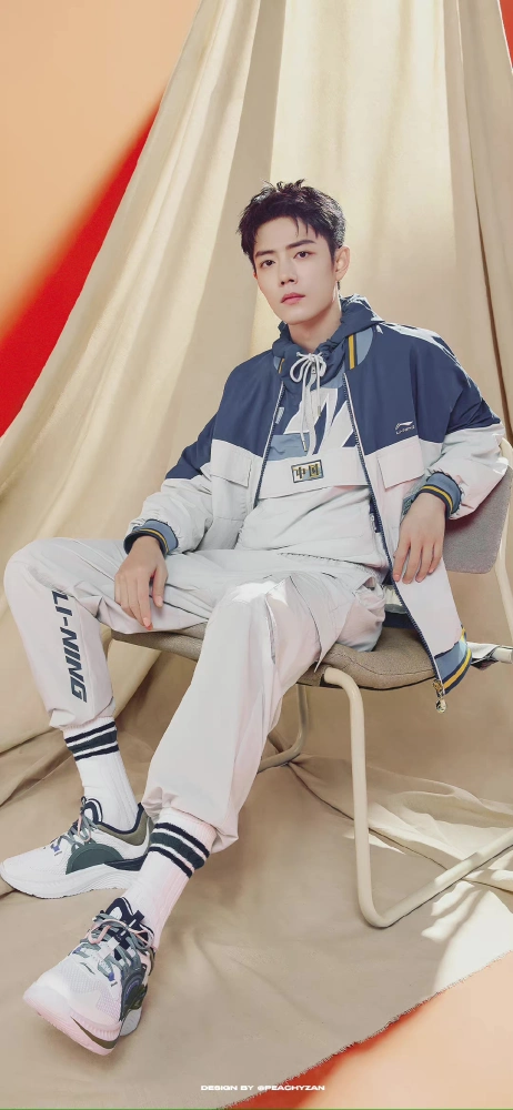 肖战运动风新造型你永远可以相信肖战的运动装秒变帅学长