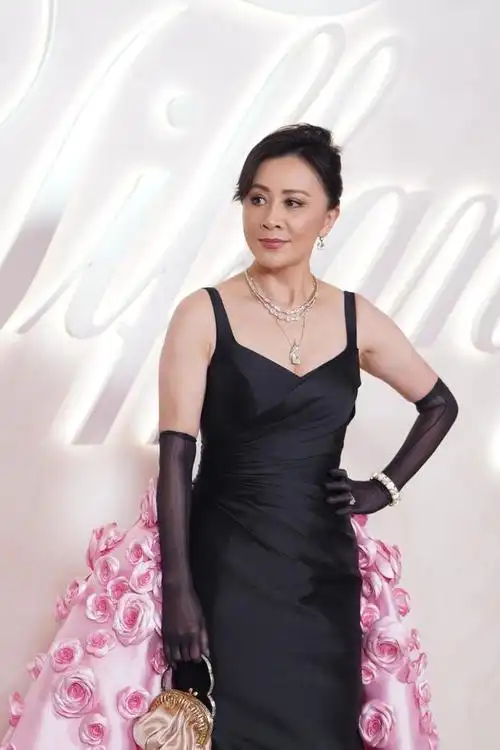 刘嘉玲闪耀上海珠宝品牌活动,吸睛众人,独自绽放魅力.