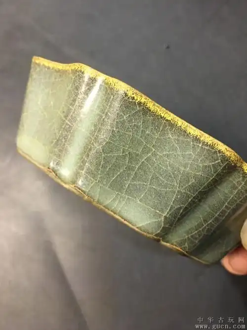 宋代溪口官窑花口洗