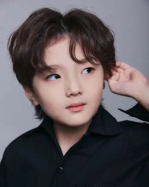 龙年新学期小男孩发型别乱剪选这几款就对了个性时尚很帅气