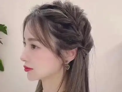 关注我每天更换新发型编发教程73中长发温柔妻子公主披肩编发丨高