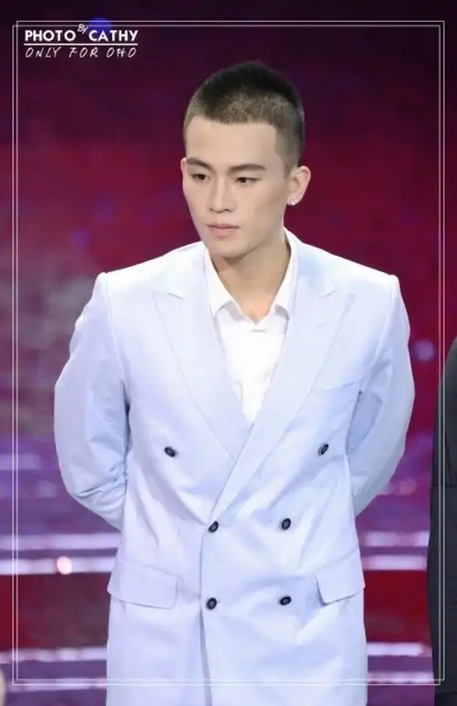 板寸是验证帅哥的真正标准!快乐男声欧豪!真爷们儿!