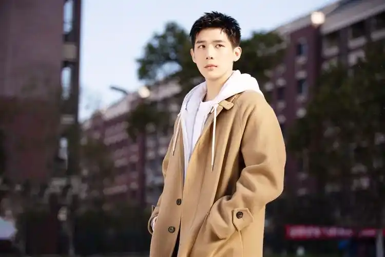 陪你逐风飞翔王安宇携手宋祖儿演绎花滑和速滑碰撞的故事