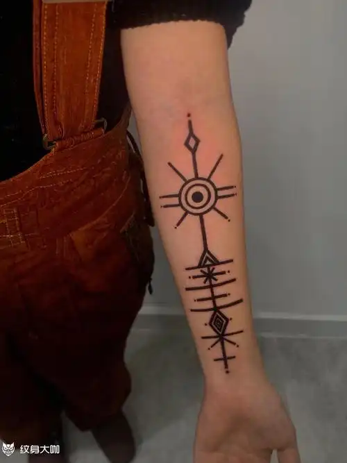 太阳图腾_纹身图案手稿图片_黑石～k的纹身作品集