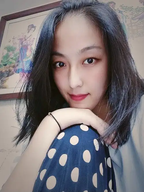 自拍照––生活是自己的尽情打扮尽情可爱