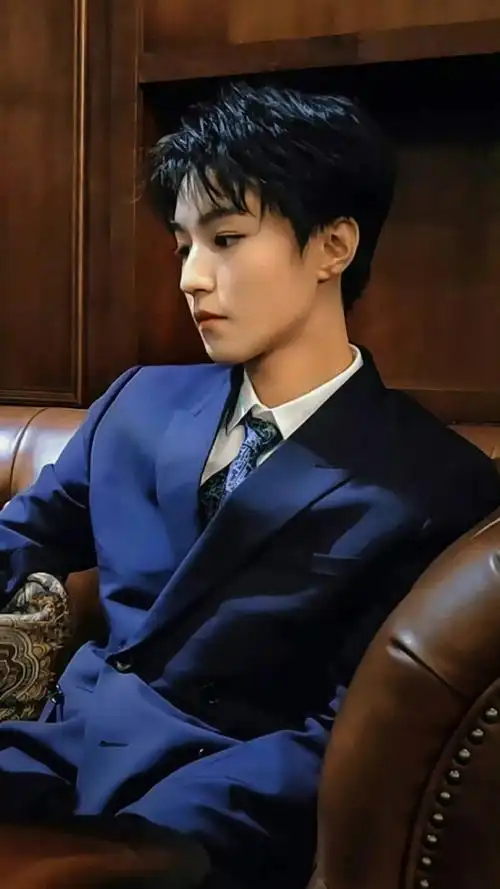 真随随便便拍一下都好帅好苏好迷人@tfboys-王俊凯