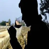 一个人喝酒头像男生