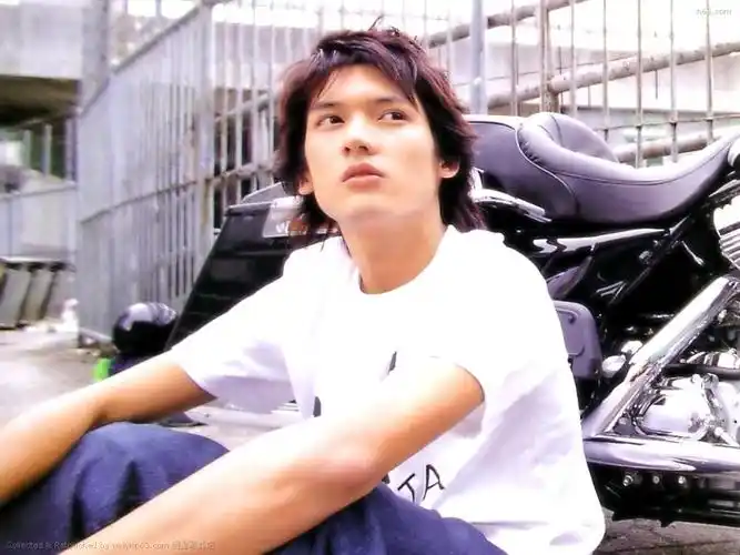 关智斌壁纸桌面图片-1024x768.147k.高清大图-明星写真馆n63.com