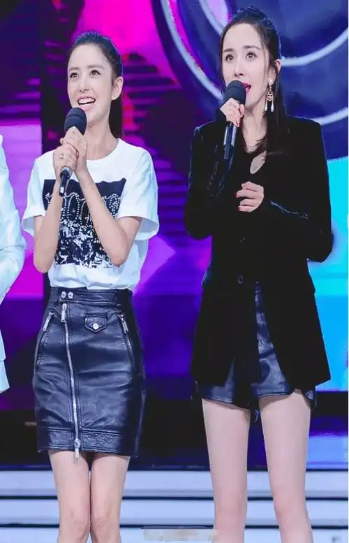 杨幂的腿到底有多白?当她和佟丽娅站一起,这肤色差真的绝了